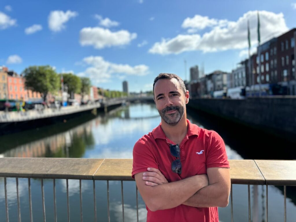 David director de Aprending Inglés